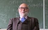 François Englert, professeur de physique à Bruxelles, enfant caché, reçut le Prix Nobel en 2013 (Crédit: Capture d'écran Youtube/Cern)