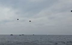Exercices conjoints des soldats d’élite de la Marine israélienne et des Navy SEALS américains, en avril 2017. (Crédit : capture d'écran YouTube)