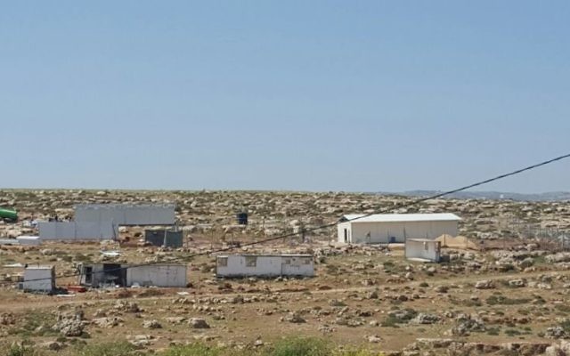 Illustration : Un nouvel avant-poste construit près de l'implantation d' Adam, à l'ouest de Ramallah, en Cisjordanie, le 19 avril 2017. (Crédit : autorisation/La Paix Maintenant) Illustration : Un nouvel avant-poste construit près de l'implantation d' Adam, à l'ouest de Ramallah, en Cisjordanie, le 19 avril 2017. (Crédit : autorisation/La Paix Maintenant)