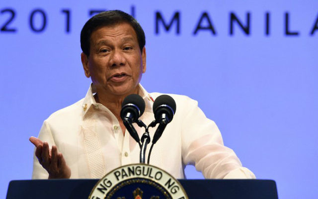 Rodrigo Duterte, président des Philippines, pendant une conférence de presse à la fin du sommet de l'ASEAN à Manille, le 29 avril 2017. (Crédit : Ted Aljibe/AFP) Rodrigo Duterte, président des Philippines, pendant une conférence de presse à la fin du sommet de l'ASEAN à Manille, le 29 avril 2017. (Crédit : Ted Aljibe/AFP)