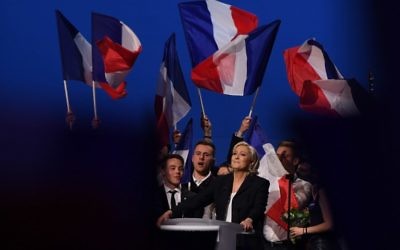 Marine Le Pen, candidate du FN, pendant son grand meeting de l'entre-deux tours au Parc des Expositions de Villepinte, le 1er mai 2017. (Crédit : Alain Jocard/AFP)