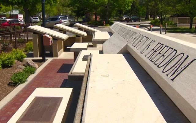 L'Anne Frank Human Rights Memorial à Boise, Idaho (Crédit : capture d'écran KTVB.com)