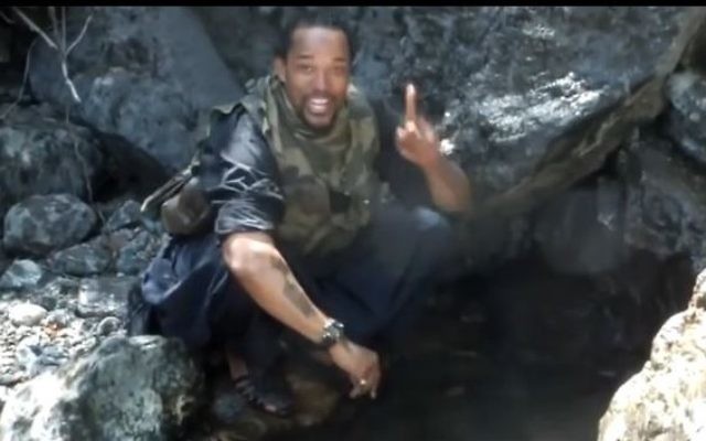L'ancien rappeur allemand Deso Dogg, appelé Abu Talha al-Almani, en Syrie. (Crédit : capture d'écran Youtube/josef islam.com) L'ancien rappeur allemand Deso Dogg, appelé Abu Talha al-Almani, en Syrie. (Crédit : capture d'écran Youtube/josef islam.com)