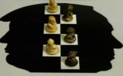 Le dessert servi sur une assiette à l'effigie du Premier ministre Benjamin Netanyahu et du président américain Donald Trump, le 22 mai 2017, à la Résidence du Premier ministre à Jérusalem. (Crédit : capture d'écran : Deuxième chaîne)