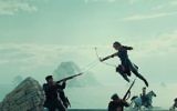 Gal Gadot, dans "Wonder Woman", produit par la Warner Bros. (Crédit : capture d'écran YouTube)