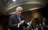 Le secrétaire d'Etat américain Rex Tillerson devant la commission des Affaires étrangères du Sénat, à Washington, D.C., le 13 juin 2017. (Crédit : Brendan Smialowski/AFP)