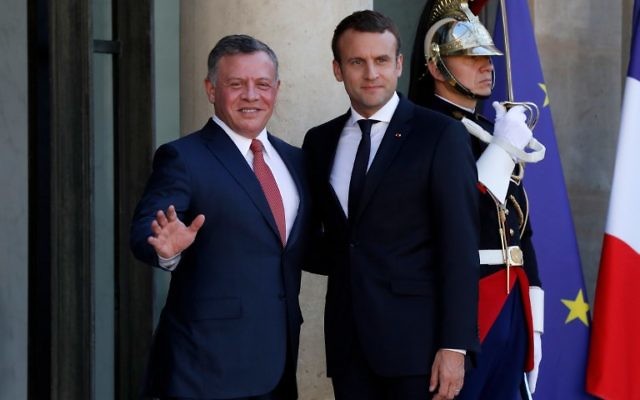 Le roi de Jordanie Abdallah II, à gauche, et le président français Emmanuel Macron au Palais de l'Elysée , à Paris, le 19 juin 2017. (Crédit : François Guillot/AFP) Le roi de Jordanie Abdallah II, à gauche, et le président français Emmanuel Macron au Palais de l'Elysée , à Paris, le 19 juin 2017. (Crédit : François Guillot/AFP)