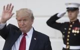 Le président américain Donald Trump devant la Maison Blanche, le 26 juin 2017. (Crédit : Saul Loeb/AFP)