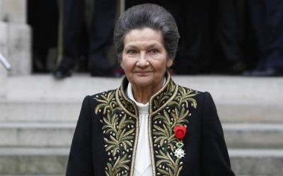 Simone Veil après son entrée à l'Académie française, le 18 mars 2010. (Crédit : François Guillot/AFP)