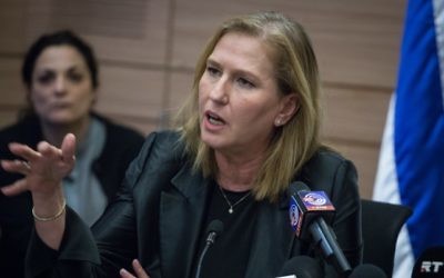 Tzipi Livni, députée de l'Union sioniste, pendant une réunion du groupe parlementaire à la Knesset, le 16 janvier 2017. (Crédit : Hadas Parush/Flash90)