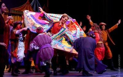 Production à l'université de Tulane  de la comédie musicale 'Joseph and the Amazing Technicolor Dreamcoat'. Illustration. (Crédit : AlbertHerring/CC BY/Wikimedia Commons)