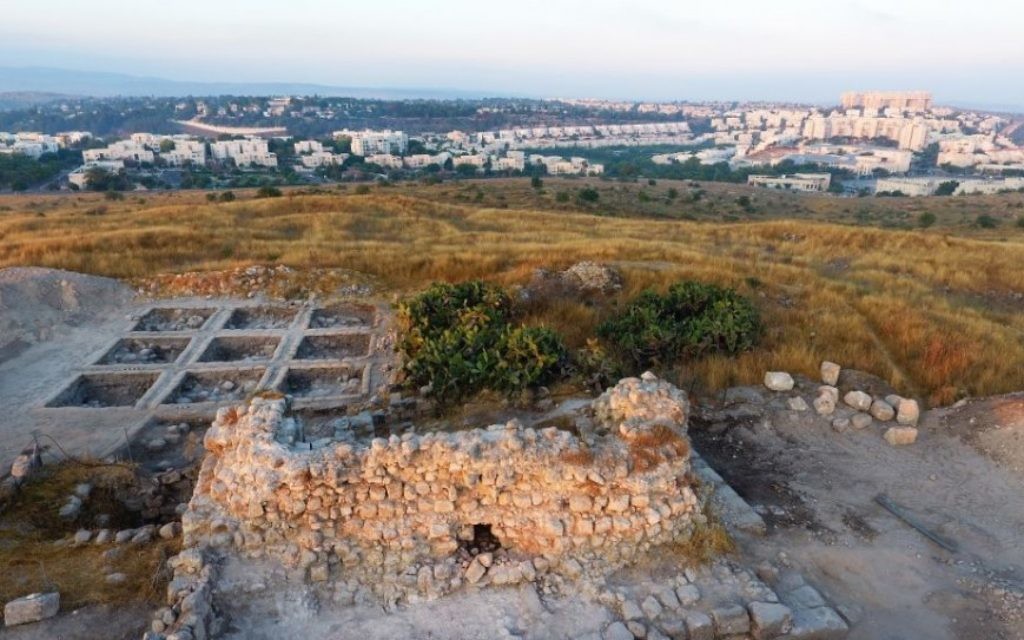 Le site archéologique de Tittora, à Modiin. (Crédit : vue aérienne, Yitzhak Marmelstein, Israel Antiquities Authority)