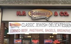 Schmaltz's Delicatessen à Naperville, Illinois, (Crédit : Capture d'écran / YouTube)