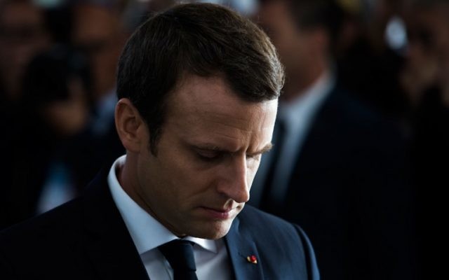 Emmanuel Macron lors du 75e anniversaire de la rafle du Vel d'Hiv, le 16 juillet 2017. (Crédit : Kamil Zihnioglu/Pool/AFP)