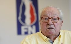 Jean-Marie Le Pen, fondateur du Front national, en conférence de presse, à Marignane, le 31 mai 2017. (Crédit : Franck Pennant/AFP)