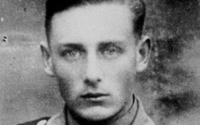 Helmut Oberlander à l'époque où il servait d'interprète pour les nazis dans l'unité 10a des Einsatzkommando. (Crédit : CIJA)