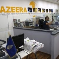 Le bureau de la chaîne qatarie Al-Jazeera à Jérusalem, le 31 juillet 2017. (Crédit : Ahmad Gharabli/AFP)