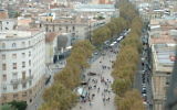 Vue aérienne sur la Rambla à Barcelone (Crédit : domaine public)
