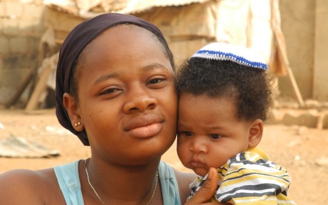 Une nouvelle génération d'Igbos est élevée dans le Judaïsme (Crédit :  Shai Afsai/Times of Israel)