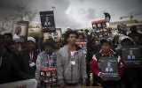 Les migrants africains se réunissent durant une manifestation aux abords de la Cour suprême de Jérusalem le 26 janvier 2017 (Crédit : Yonatan Sindel/Flash90)