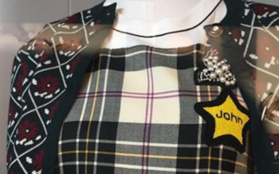 La robe Miu Miu avec une étoile jaune à cinq branches, retirée des collections en août 2017. (Crédit : Facebook via JTA)