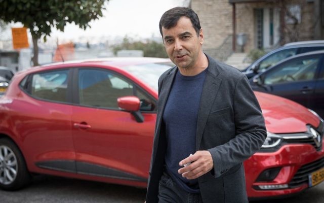 Amnon Shashua, cofondateur et président de Mobileye, à Jérusalem, le 14 mars 2017. (Crédit : Yonatan Sindel/Flash90) Amnon Shashua, cofondateur et président de Mobileye, à Jérusalem, le 14 mars 2017. (Crédit : Yonatan Sindel/Flash90)