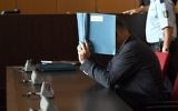 Roque M. devant le tribunal au début de son procès, à Düsseldorf, en Allemagne, le 5 septembre 2017. (Crédit : Christoph Zeiher/dpa/AFP)