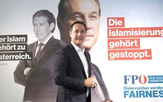 Le président du FPO, Heinz-Christian Strache assiste à une conférence de presse au siège du FPO à Vienne, en Autriche, le 8 septembre 2017 (Crédit : AFP Photo / Joe Klamar)