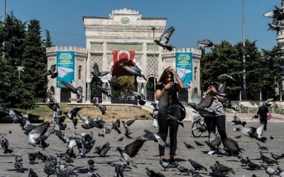 L'entrée de l'université d'Istanbul, le 9 septembre 2017. (Crédit : Yasin Akgul/AFP)