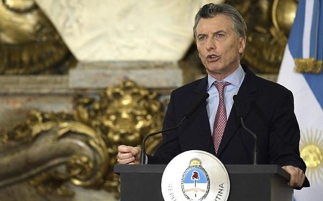 Le président argentin Mauricio Macri à la résidence présidentielle Casa Rosada à Buenos Aires, le 12 septembre 2017. (Crédit : Juan Mabromata/AFP) Le président argentin Mauricio Macri à la résidence présidentielle Casa Rosada à Buenos Aires, le 12 septembre 2017. (Crédit : Juan Mabromata/AFP)