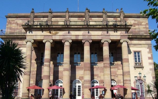 Façade de l'Opéra national du Rhin, place Broglie à Strasbourg. Illustration. (Crédit : Jonathan M/CC BY-SA 3.0/WikiCommons)