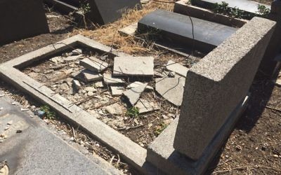 Un cimetière vandalisé en Bulgarie, en septembre 2017. Illustration. (Crédit : Shalom Bulgaria Organization via Facebook)