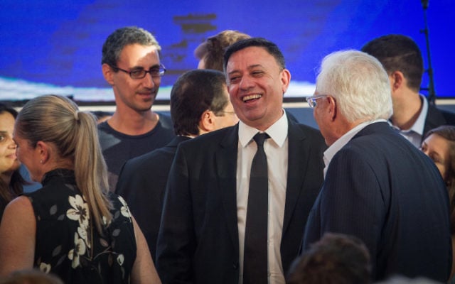 Le président du parti travailliste Avi Gabbay lors d'une cérémonie de commémoration organisée au Centre Rabin de Tel Aviv, 20 ans après le décès de l'ancien président Chaim Herzog, le 7 septembre 2017 (Crédit : Flash90) Le président du parti travailliste Avi Gabbay lors d'une cérémonie de commémoration organisée au Centre Rabin de Tel Aviv, 20 ans après le décès de l'ancien président Chaim Herzog, le 7 septembre 2017 (Crédit : Flash90)
