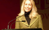 Valerie Plame Wilson à une conférence pour son livre Fair Game, à l'université Brown, à Providence, à Rhode Island, etats-unis, le 4 décembre 2007, (crédit :  crystal.village/CC BY 2.0/Valerie Plame @ Brown)