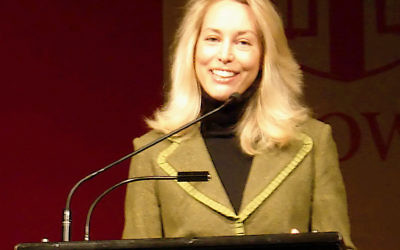 Valerie Plame Wilson à une conférence pour son livre Fair Game, à l'université Brown, à Providence, à Rhode Island, etats-unis, le 4 décembre 2007, (crédit :  crystal.village/CC BY 2.0/Valerie Plame @ Brown)