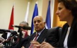 Jibril Rajoub, président de la Fédération palestinienne de football, en conférence de presse à Al-Ram, en Cisjordanie, le 29 octobre 2017. (Crédit : Abbas Momani/AFP)