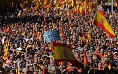 Manifestation contre l'indépendance de la Catalogne à Barcelone, le 29 octobre 2017. (Crédit : Lluis Gene/AFP)