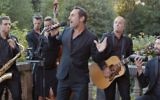 Gilles Lellouche dans "Le sens de la fête", le nouveau film d'Eric Toledano et d'Olivier Nakache, sorti en octobre 2017. (Crédit : Thibault Grabherr)