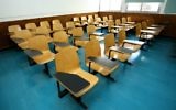 lmage d'illustration d'une salle de classe vide (Crédit : Moshe Shai/Flash90)