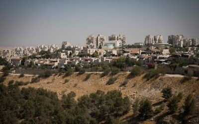 Vue des quartiers de Maale Adumim à proximité de Jérusalem, le 3 octobre 2017 (Crédit : Hadas Parush/Flash90)