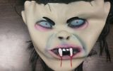 Un masque effrayant appartenant à une femme qui a été placée en détention à Tel Aviv alors qu'elle s'apprêtait à aller faire peur à un ami, le 10 octobre 2017 (Porte-parole de la police)