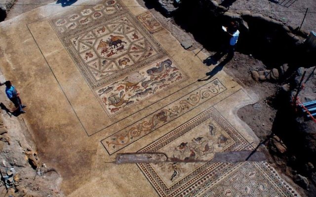 La célèbre mosaïque de Lod (Crédit : Niki Davidov, Autorité des Antiquités d'Israël)
