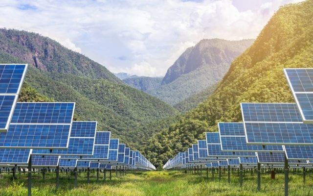 Panneaux solaires. Illustration. (Crédit : iStock/Getty Images)