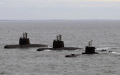 Archive diffusée par Telam, montrant les sous-marins ARA San Juan, ARA Salta et ARA Santa Cruz à leur arrivée à la base navale de Mar del Plata, le 13 juin 2014. (Crédit : AFP/ TELAM / ARGENTINA'S DEFENSE MINISTRY)