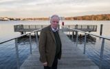 Alexander Gauland, co-dirigeant du parti d'extrême droite « Alternative for Germany » (AfD), pose avant un entretien avec des journalistes de l'AFP, le 23 novembre 2017 à Potsdam. (Crédit : AFP / John MACDOUGALL)