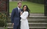 Le Prince Harry et sa fiancée américaine Meghan Markle à Sunken Garden, à Kensington Palace, le 27 novembre 2017, après l'annonce officielle de leurs fiançailles. (Crédit : Daniel LEAL-OLIVAS / AFP)