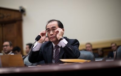 Thae Yong-ho, ancien chef de mission de l'ambassade nord-coréenne au Royaume Uni, est entendu par la commission des Affaires étrangères de la Chambre des représentants., le 1 novembre 2017, à n Washington, DC. (Crédit :Drew Angerer/Getty Images)