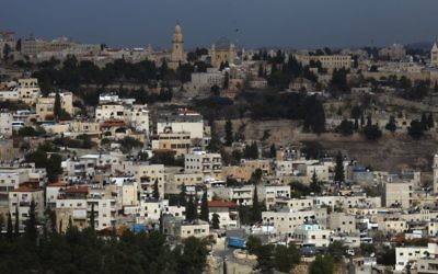 Illustration : Abu Tor, un quartier mixte qui accueille Juifs et Arabes dans le centre de Jérusalem, au sud de la Vieille ville, le 16 décembre 2009 (Crédit : Nati Shohat/Flash90/File)