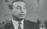 Romain Gary interviewé par Pierre Dumayet, à propos de son livre 'Les racines du ciel'. (Crédit : capture d'écran YouTube)