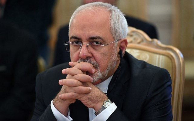 Le ministre iranien des Affaires étrangères Mohammad Javad Zarif assiste à une réunion des ministres des Affaires étrangères des Etats riverains de la mer Caspienne à Moscou le 5 décembre 2017. (Crédit : AFP / Kirill KUDRYAVTSEV) Le ministre iranien des Affaires étrangères Mohammad Javad Zarif assiste à une réunion des ministres des Affaires étrangères des Etats riverains de la mer Caspienne à Moscou le 5 décembre 2017. (Crédit : AFP / Kirill KUDRYAVTSEV)